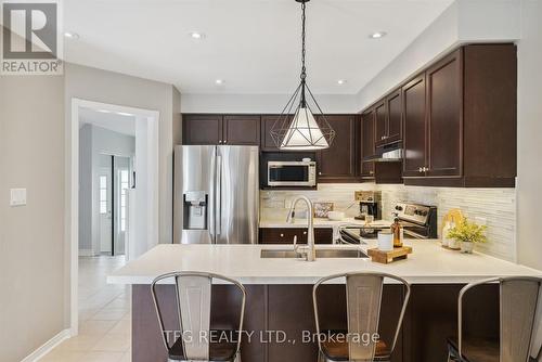 1299 Gyatt Crescent, Oshawa, ON - Indoor Photo Showing Kitchen With Stainless Steel Kitchen With Upgraded Kitchen