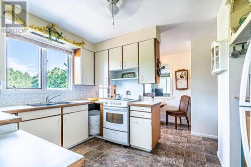 1357 Killarney Bay Road, Kawartha Lakes, ON - Indoor Photo Showing Kitchen With Double Sink