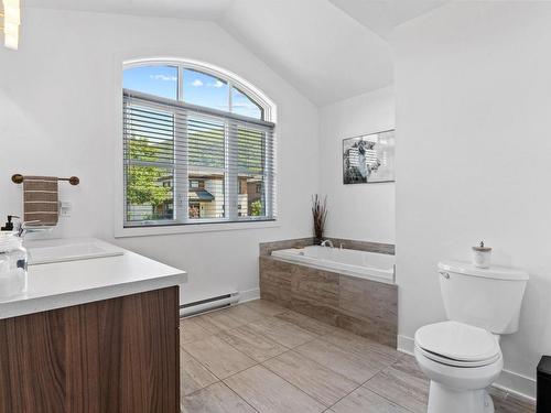 Salle de bains - 671 Rue De L'Heure-Mauve, Mont-Saint-Hilaire, QC - Indoor Photo Showing Bathroom