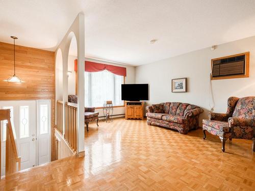 Salon - 3756 Rue Paquette, Longueuil (Saint-Hubert), QC - Indoor Photo Showing Living Room