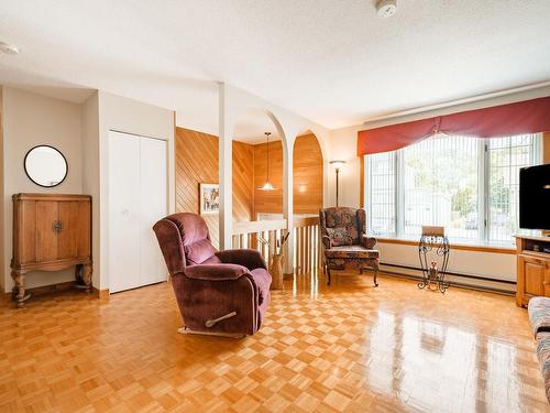 Living room - 3756 Rue Paquette, Longueuil (Saint-Hubert), QC - Indoor Photo Showing Living Room