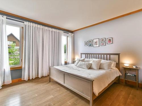 Chambre Ã  coucher principale - 2830  - 2832 Crois. De La Falaise, Val-David, QC - Indoor Photo Showing Bedroom