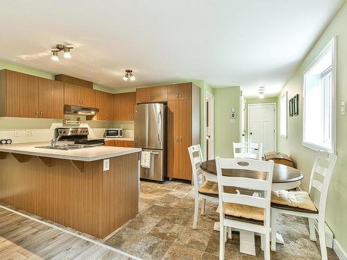 Coin-repas - 2830  - 2832 Crois. De La Falaise, Val-David, QC - Indoor Photo Showing Kitchen