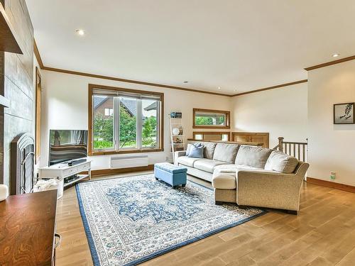 Living room - 2830  - 2832 Crois. De La Falaise, Val-David, QC - Indoor Photo Showing Living Room