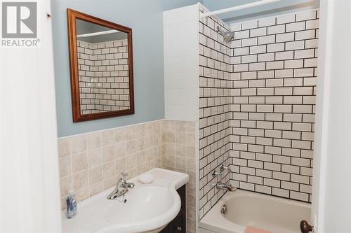 38 Beach Road, Eastport, NL - Indoor Photo Showing Bathroom