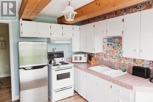 38 Beach Road, Eastport, NL - Indoor Photo Showing Kitchen With Double Sink