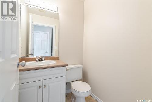 8 110 Banyan Crescent, Saskatoon, SK - Indoor Photo Showing Bathroom