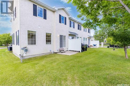 8 110 Banyan Crescent, Saskatoon, SK - Outdoor