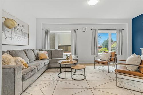 54 Sentinel Lane, Hamilton, ON - Indoor Photo Showing Living Room