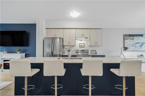 54 Sentinel Lane, Hamilton, ON - Indoor Photo Showing Kitchen