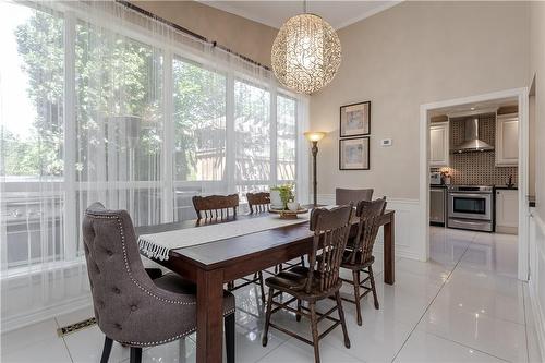 675 North Shore Boulevard E, Burlington, ON - Indoor Photo Showing Dining Room