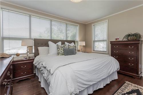 675 North Shore Boulevard E, Burlington, ON - Indoor Photo Showing Bedroom