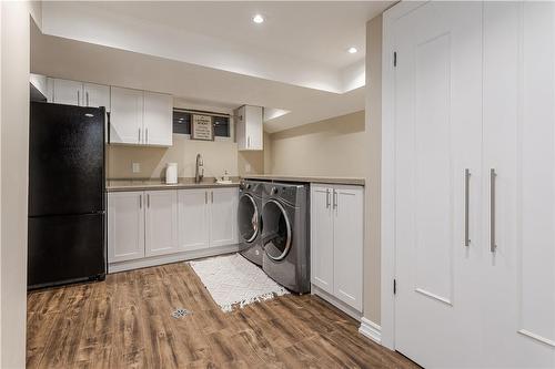 675 North Shore Boulevard E, Burlington, ON - Indoor Photo Showing Laundry Room