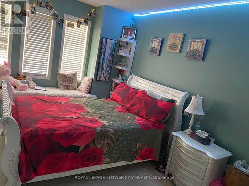 697 Dolly Bird Lane, Mississauga, ON - Indoor Photo Showing Bedroom