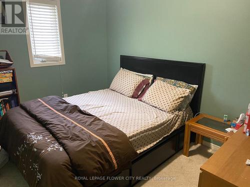 697 Dolly Bird Lane, Mississauga, ON - Indoor Photo Showing Bedroom