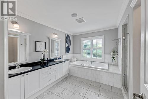 757 Merlot Court, Mississauga, ON - Indoor Photo Showing Bathroom