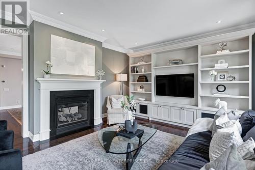 757 Merlot Court, Mississauga, ON - Indoor Photo Showing Living Room With Fireplace