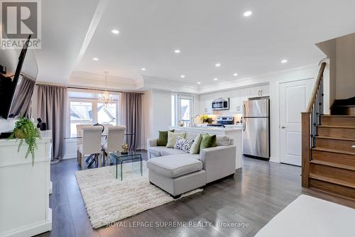 138 - 80 Parrotta Drive, Toronto, ON - Indoor Photo Showing Living Room