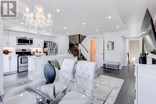 138 - 80 Parrotta Drive, Toronto, ON - Indoor Photo Showing Kitchen