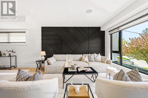 37 Twelfth Street, Toronto, ON - Indoor Photo Showing Living Room