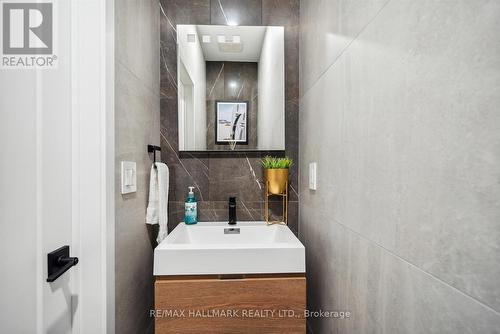 65 Lake Crescent, Toronto, ON - Indoor Photo Showing Bathroom