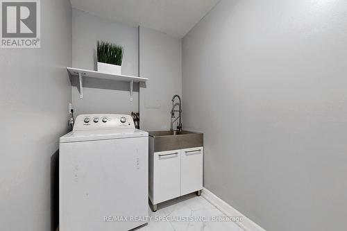 178 - 2001 Bonnymede Drive, Mississauga, ON - Indoor Photo Showing Laundry Room