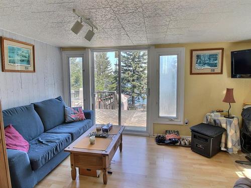 Living room - 1014 Ch. Des Collines, Rouyn-Noranda, QC - Indoor Photo Showing Living Room