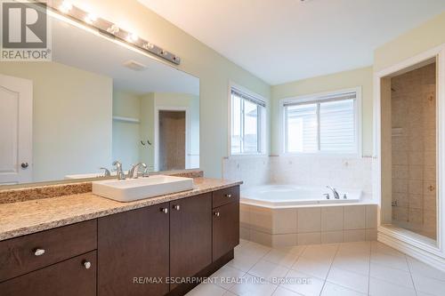 519 Wansbrough Way, Shelburne, ON - Indoor Photo Showing Bathroom