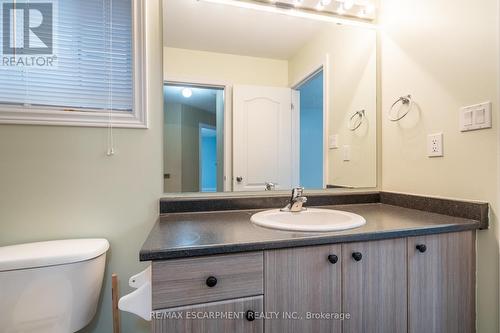 519 Wansbrough Way, Shelburne, ON - Indoor Photo Showing Bathroom