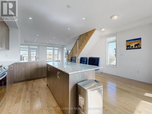 45 Shatner Turnabout, Vaughan (East Woodbridge), ON - Indoor Photo Showing Kitchen