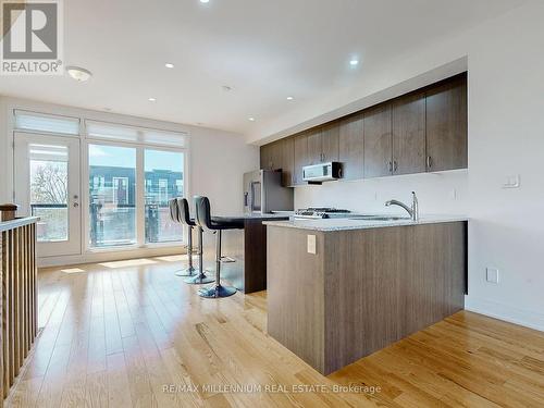 45 Shatner Turnabout, Vaughan (East Woodbridge), ON - Indoor Photo Showing Kitchen