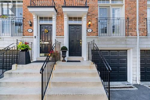 7 - 6 Leonard Street, Richmond Hill, ON - Outdoor With Facade