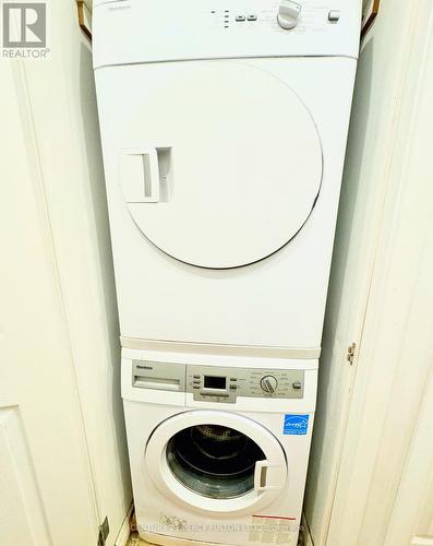 272 Conestoga Avenue, Richmond Hill, ON - Indoor Photo Showing Laundry Room