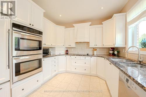 30 Birkhall Place, Barrie, ON - Indoor Photo Showing Kitchen