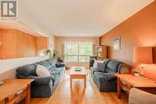51 Rosemary Road, Orillia, ON - Indoor Photo Showing Living Room