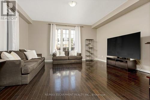 14 Bergamont Road, Brampton, ON - Indoor Photo Showing Living Room