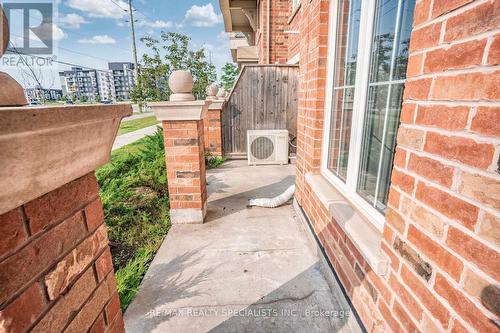 4 - 2500 Post Road, Oakville, ON - Outdoor