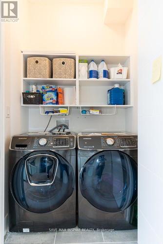 202 Townsend Avenue S, Burlington, ON - Indoor Photo Showing Laundry Room