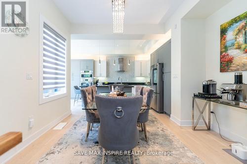 202 Townsend Avenue S, Burlington, ON - Indoor Photo Showing Dining Room