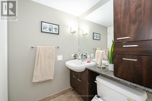 413 - 1040 The Queensway Avenue, Toronto, ON - Indoor Photo Showing Bathroom