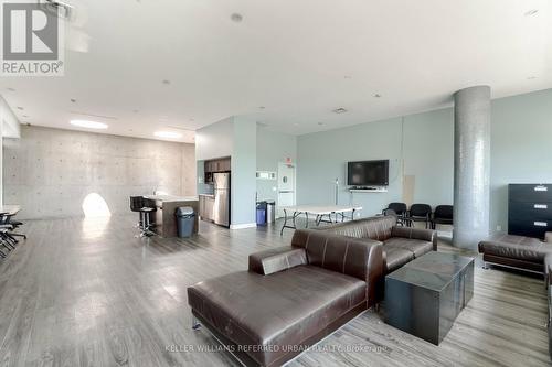 413 - 1040 The Queensway Avenue, Toronto, ON - Indoor Photo Showing Living Room