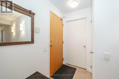 413 - 1040 The Queensway Avenue, Toronto, ON - Indoor Photo Showing Other Room