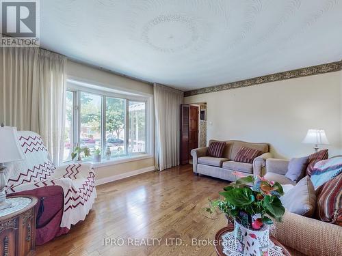 49 Allenby Avenue, Toronto, ON - Indoor Photo Showing Living Room