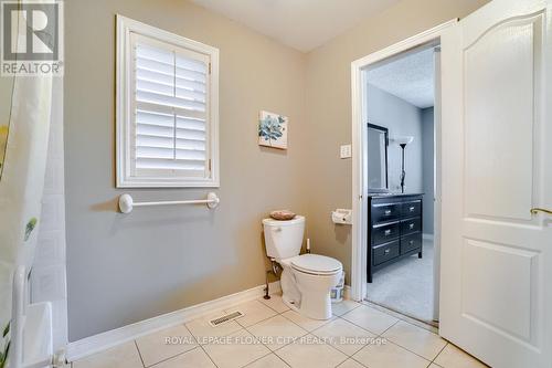 Upper - 426 Arrowsmith Drive, Mississauga, ON - Indoor Photo Showing Bathroom