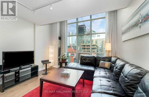 1107 - 36 Blue Jays Way, Toronto, ON - Indoor Photo Showing Living Room