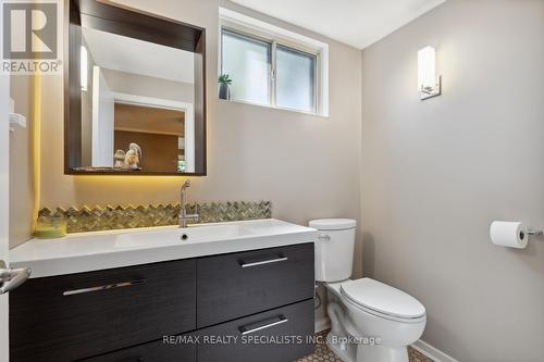 14 Kestell Lane, Toronto, ON - Indoor Photo Showing Bathroom