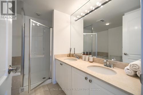 811 - 18 William Carson Crescent, Toronto, ON - Indoor Photo Showing Bathroom