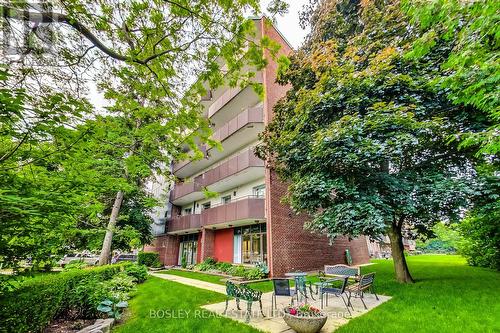 106 - 800 Kennedy Road, Toronto, ON - Outdoor