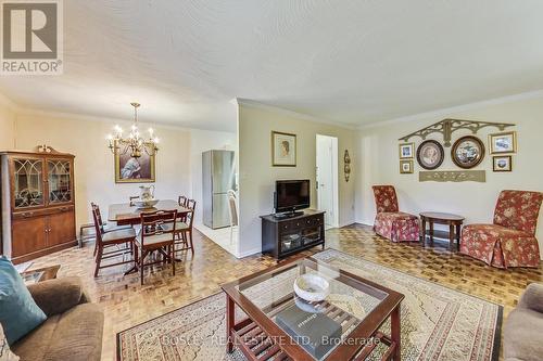 106 - 800 Kennedy Road, Toronto, ON - Indoor Photo Showing Living Room