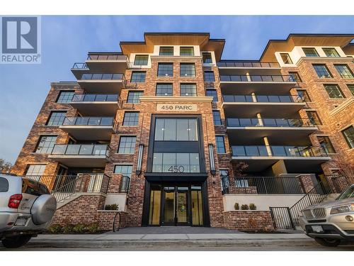 450 Groves Avenue Unit# 302, Kelowna, BC - Outdoor With Facade